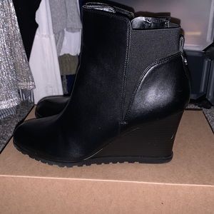 Unisa wedge boogie size 11